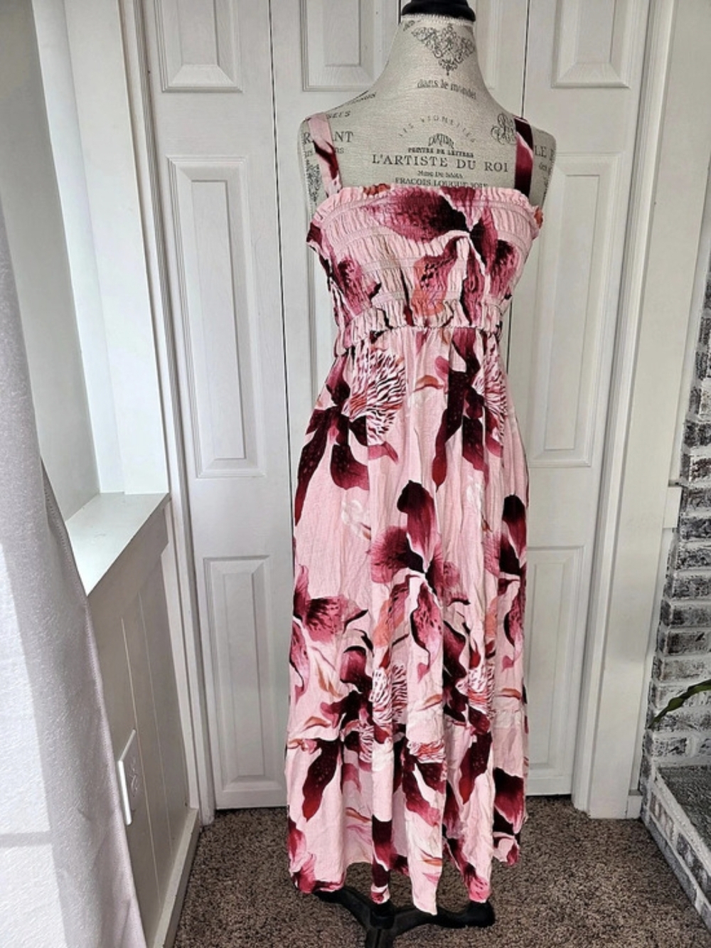 White Closet Floral Maxi Dress in Pink Size Small Like New